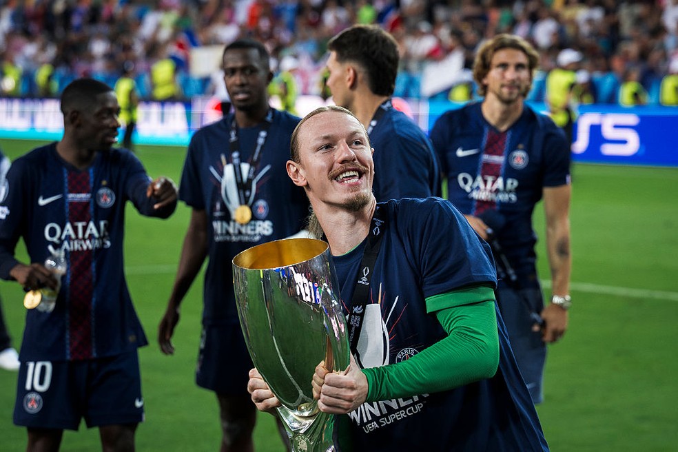 Ucraniano do PSG diz que não tem "nenhuma relação" com colega russo do elenco; entenda