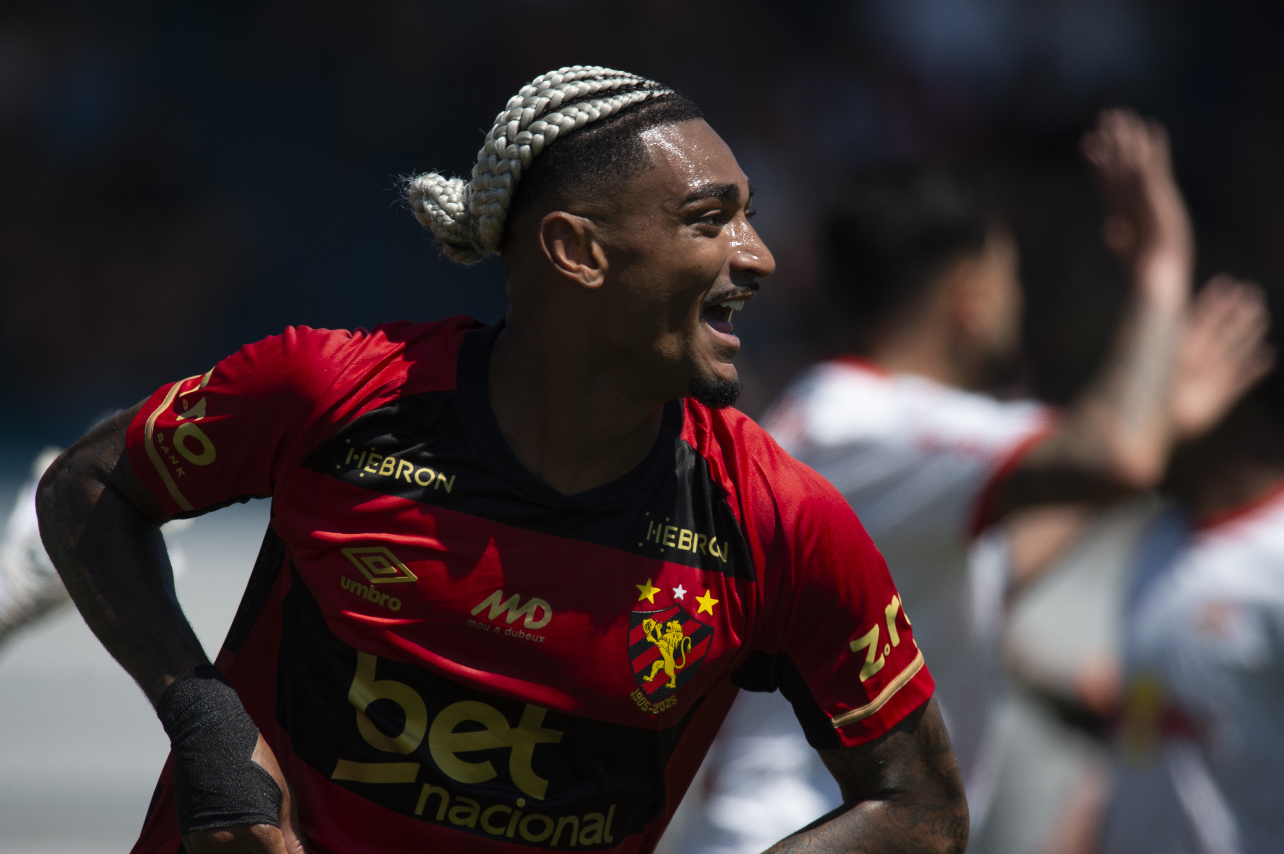 Derik manda recado após gol: 'Sport é isso, não desiste nunca' | Ge