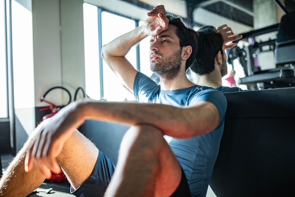 Treinar de ressaca acelera a fadiga, causa náuseas e dores de cabeça e aumenta o risco de lesões — Foto: Istock Getty Images