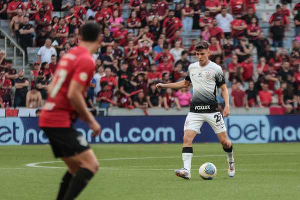 Empate e gols: Athletico e Corinthians duelam em partida equilibrada