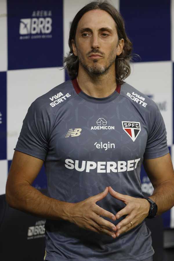 Zubeldía reflete sobre empate em São Paulo e processo de evolução da equipe