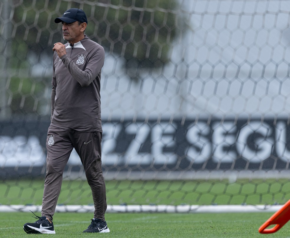 Ramón Díaz em treino do Corinthians — Foto: Rodrigo Coca/Agência Corinthians