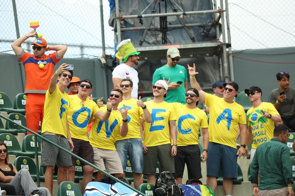 Torcida brasileira em jogo de João Fonseca na quadra central do Aberto da Argentina, em Buenos Aires — Foto: Reprodução/Argentina Open