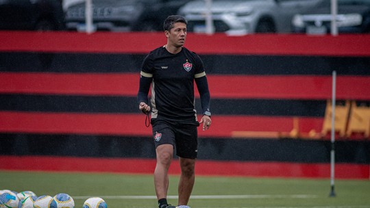 Vitória trabalha posse de bola de olho em duelo com o Vasco