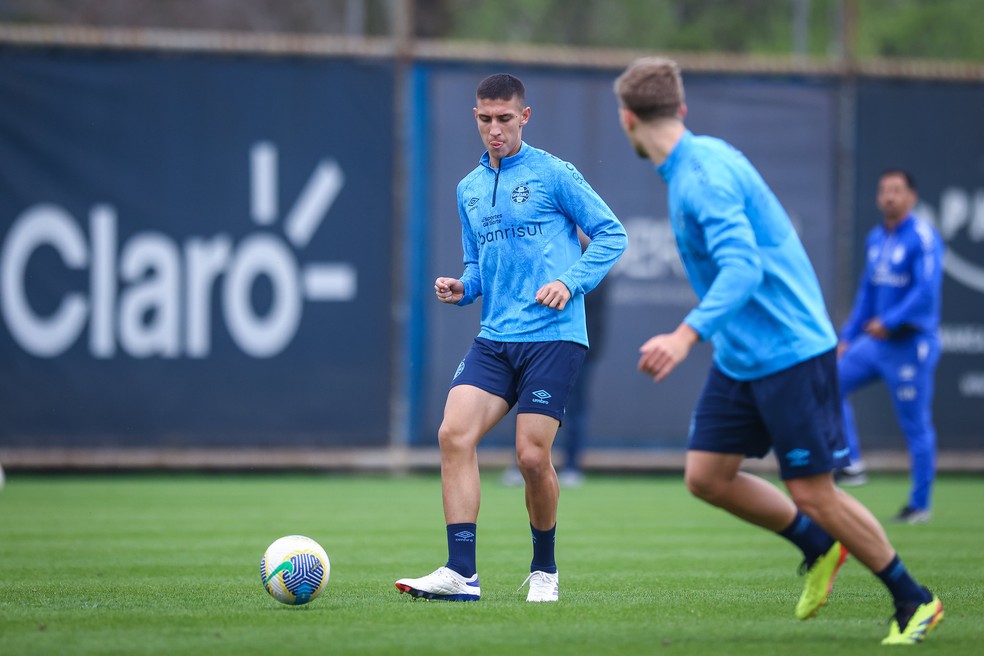 Monsalve em treino do Grêmio — Foto: Lucas Uebel/Divulgação Grêmio