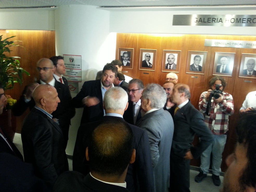 Casares, Aidar e Juvenal no dia da eleição de Aidar, em 2014 — Foto: Carlos Augusto Ferrari