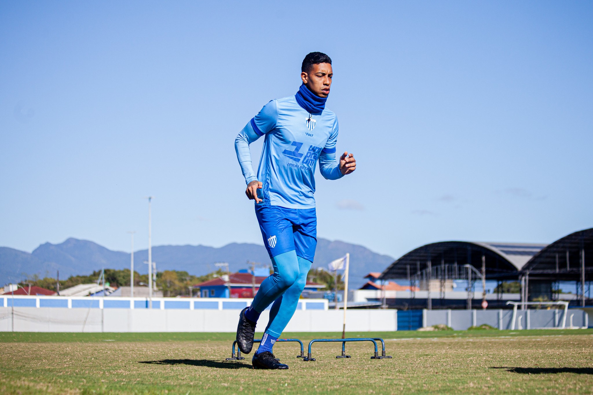 Avaí rescinde contrato de Alef Manga