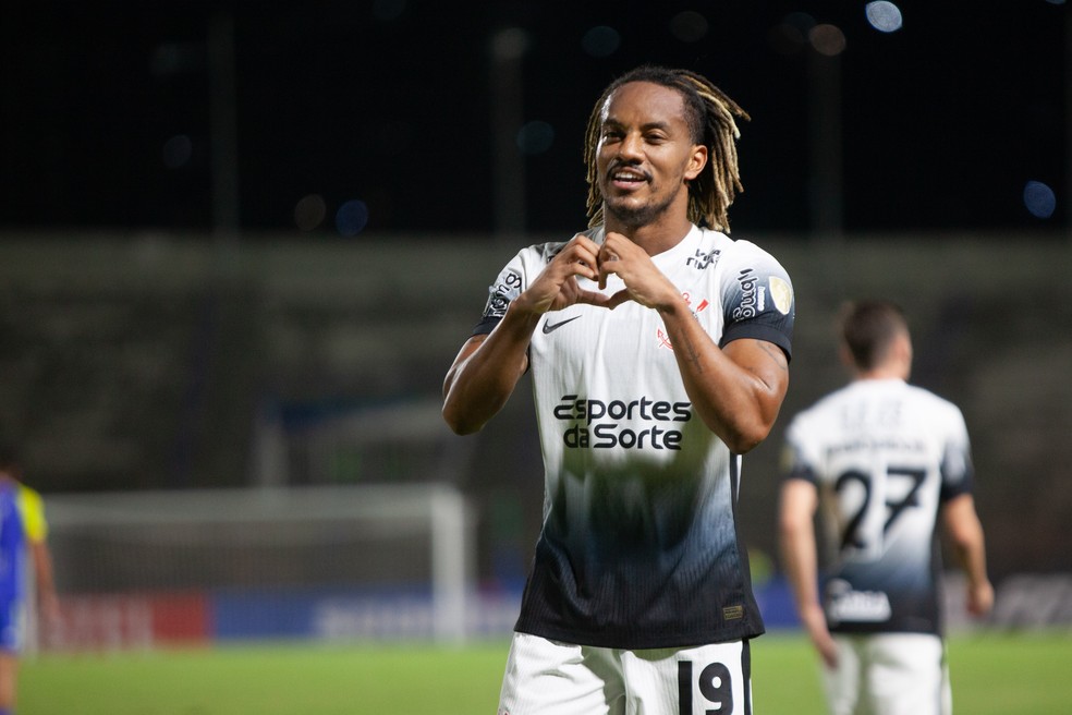 Carrillo comemora o gol anotado pelo Corinthians contra a Universidad Central — Foto: Divulgação/Conmebol