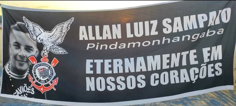 Torcedores do Corinthians homenageiam vítimas de acidente de ônibus em MG — Foto: Divulgação