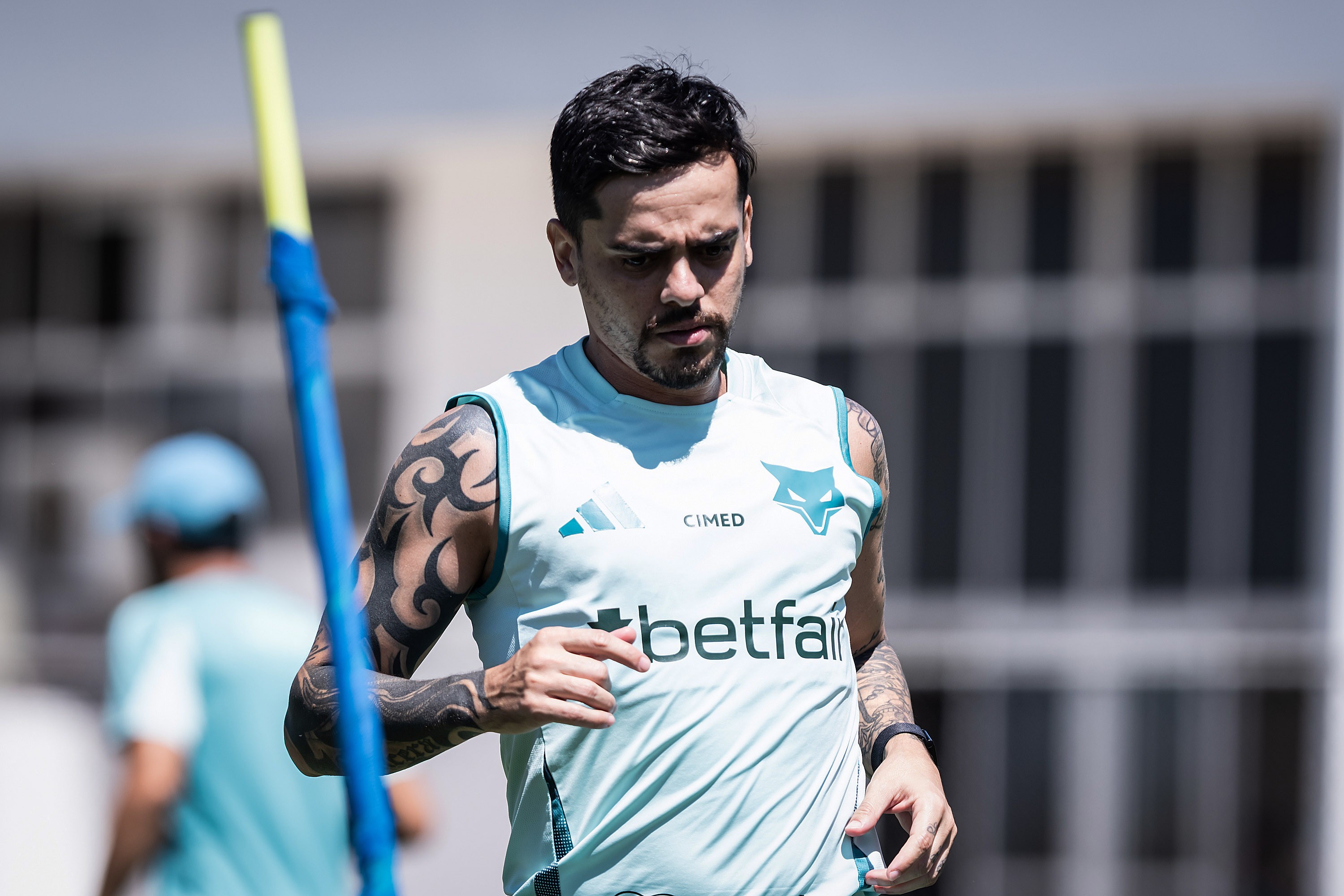 Fagner completa oitava semana no DM e voltará com concorrência