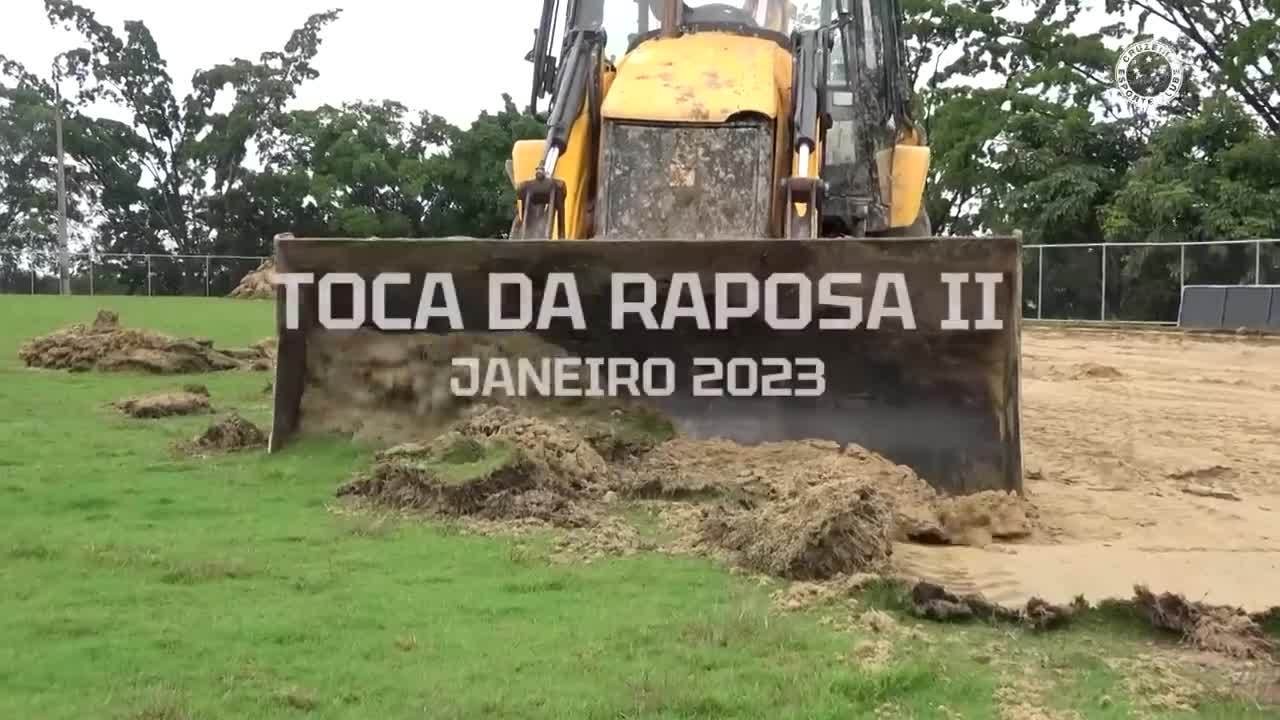 Cruzeiro inaugura grama sintética na Toca da Raposa
