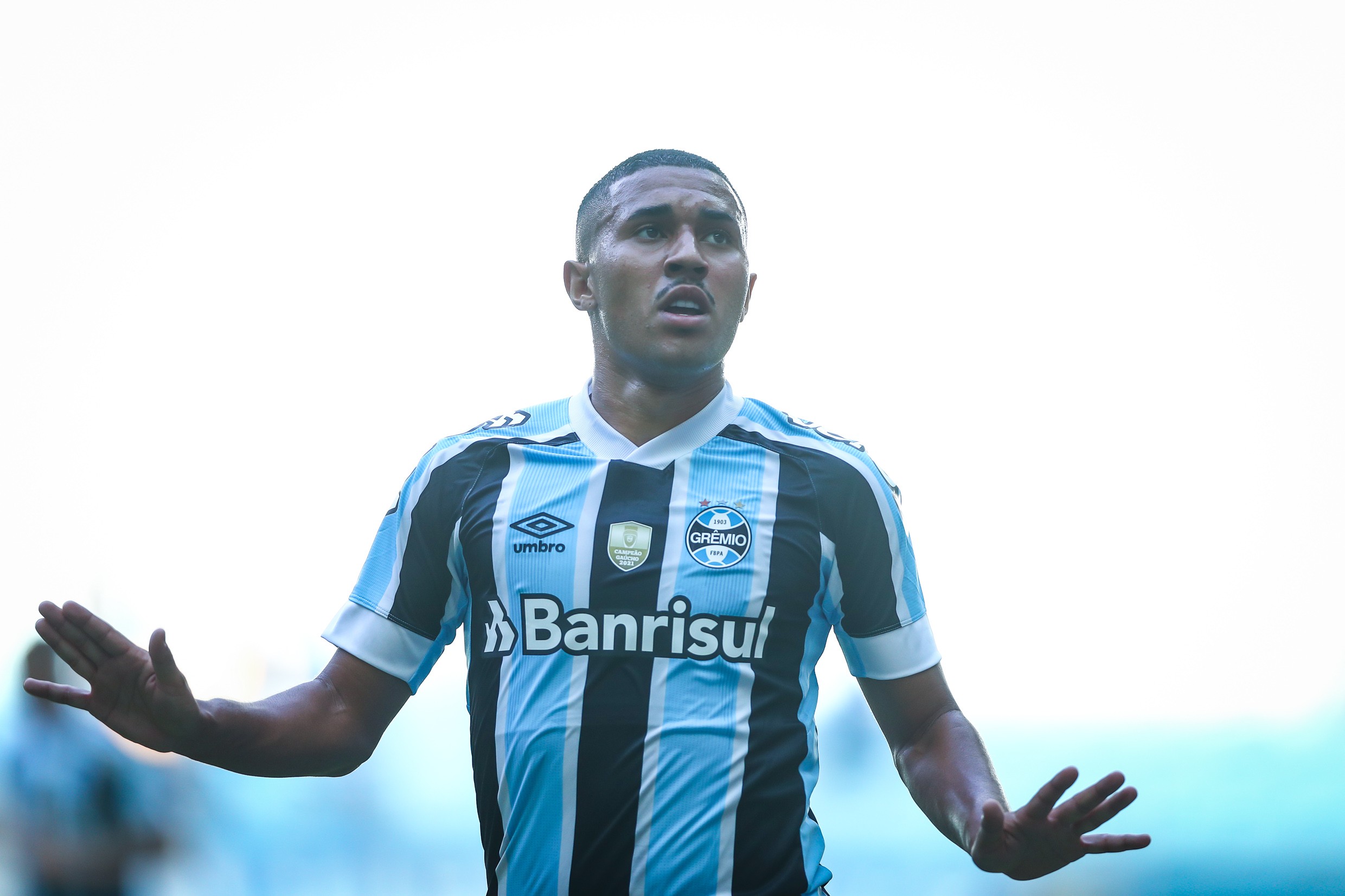 Avaí anuncia a contratação de Rildo, ex-Grêmio