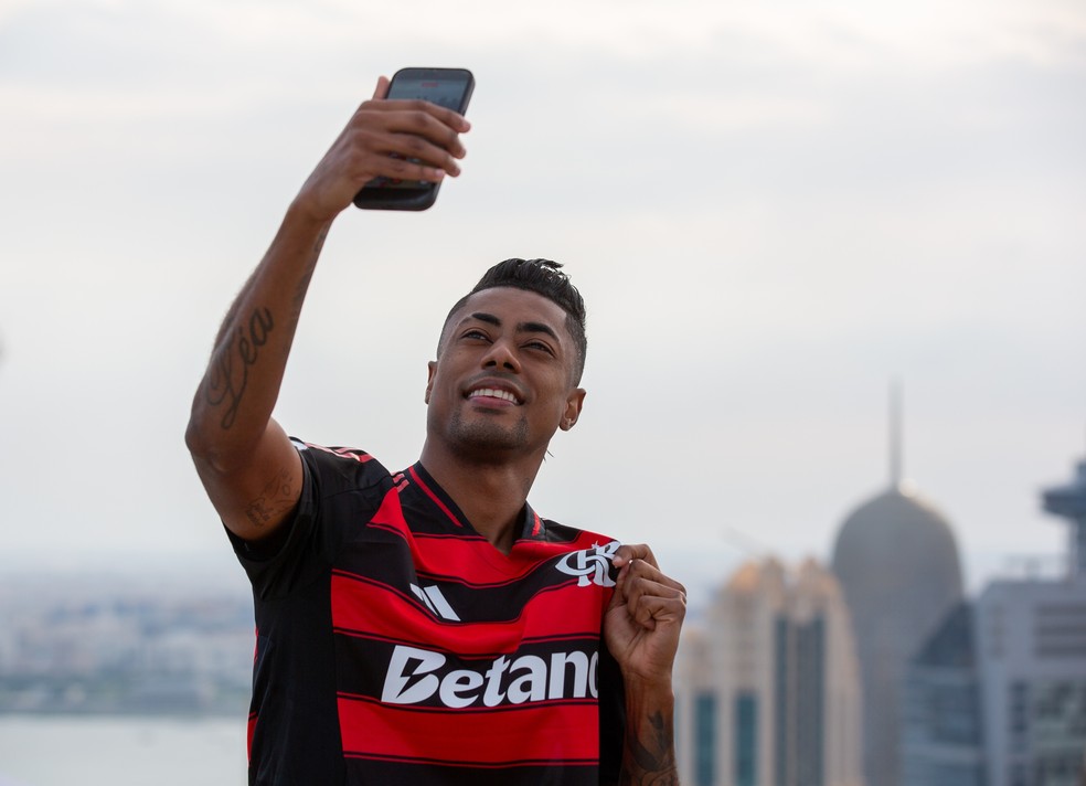 Bruno Henrique, do FLamengo, em foto no Catar — Foto: SERHAT AKIN / FIFA