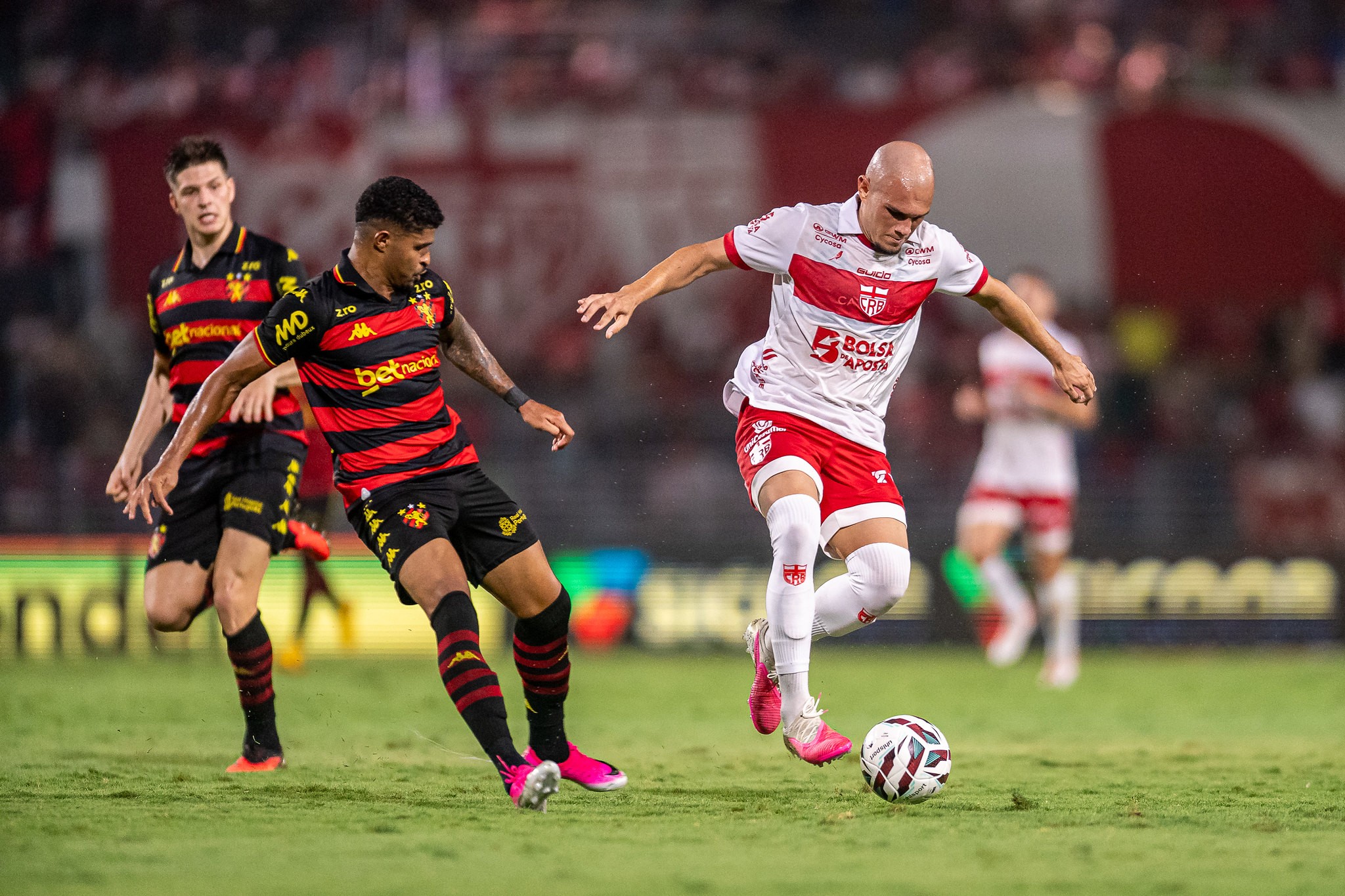 CRB tem oito jogadores pendurados para duelo com a Ponte Preta pela Série B
