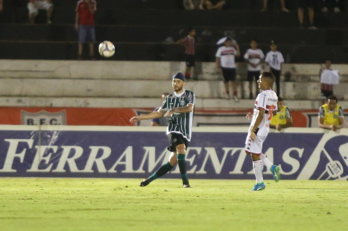 Nathan Ribeiro estreia no Coritiba após um mês e recebe elogios ...
