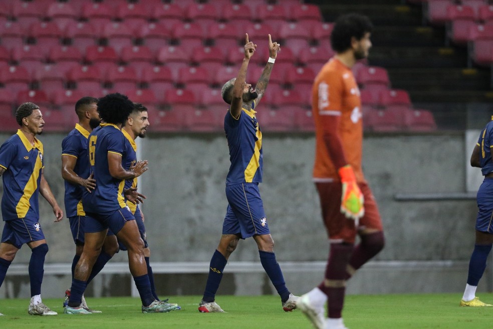 Retr� j� est� classificado ao mata-mata � Foto: Marlon Costa/Pernambuco Press