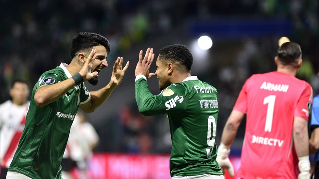 Gol de Vitor Roque em Palmeiras x River Plate