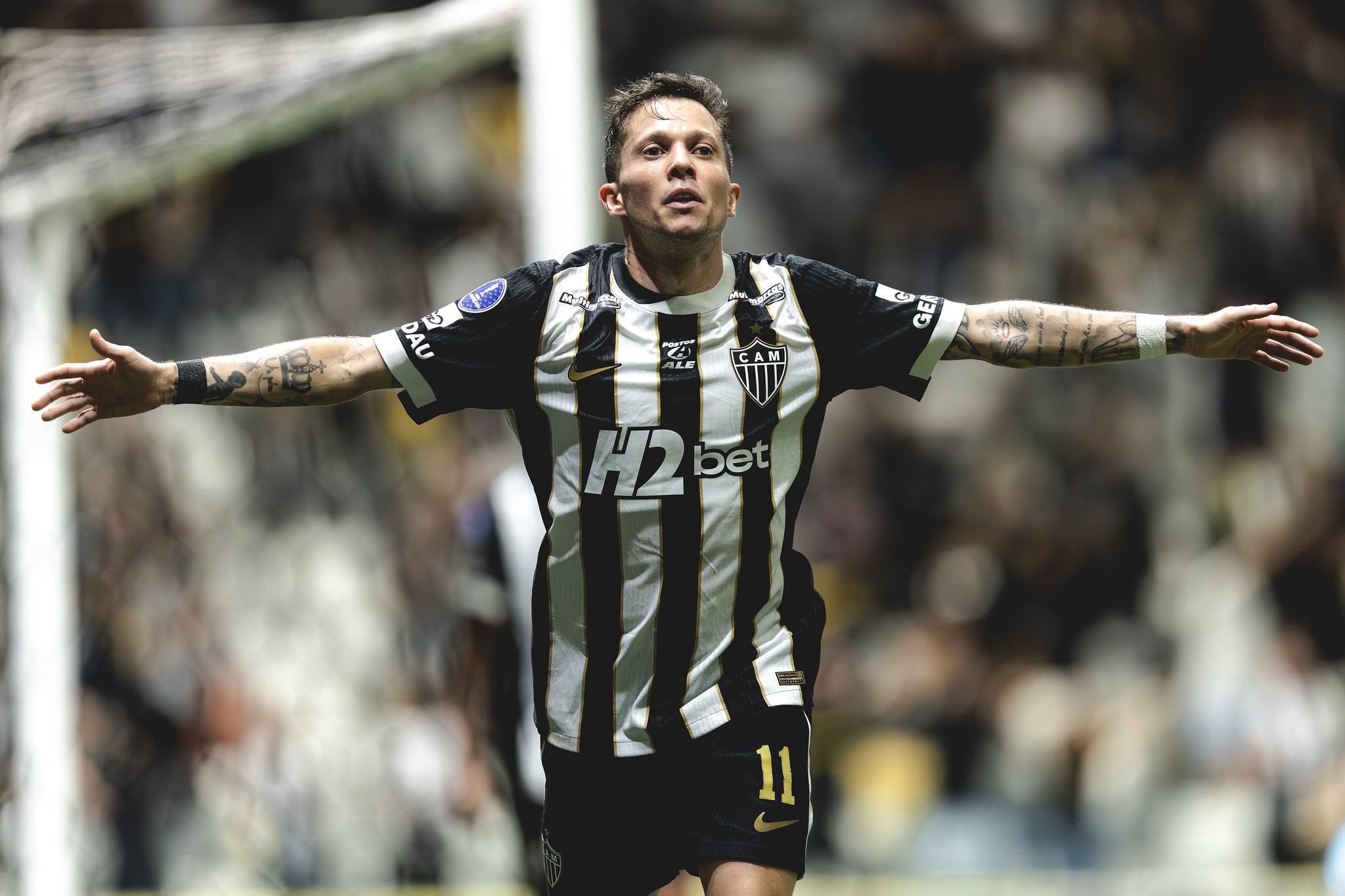 Das vaias aos aplausos: Bernard renasce no Atlético-MG e cava titularidade após polêmica