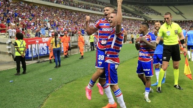 Fortaleza x Santos, comemoração Machuca e Galhardo