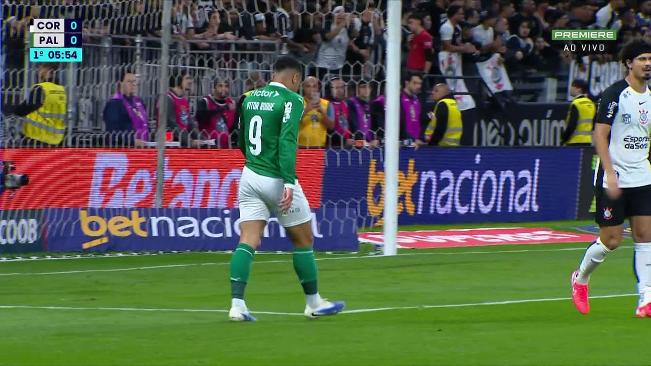 Palmeiras tem gol anulado pelo VAR por impedimento contra o Corinthians