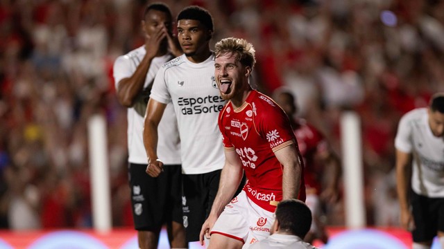 Breno Bora comemora gol contra o Ceará