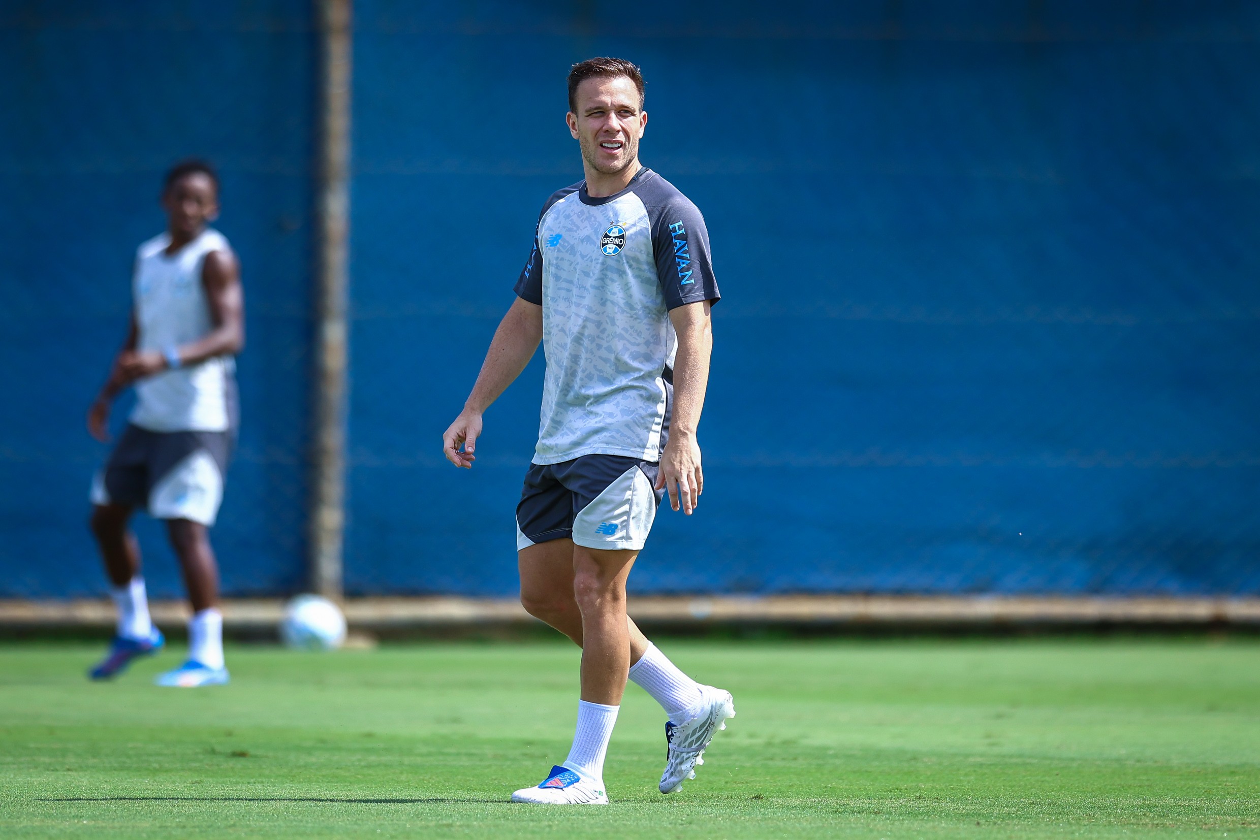 Escalação do Grêmio: Arthur pode ficar fora contra o Palmeiras  | Ge