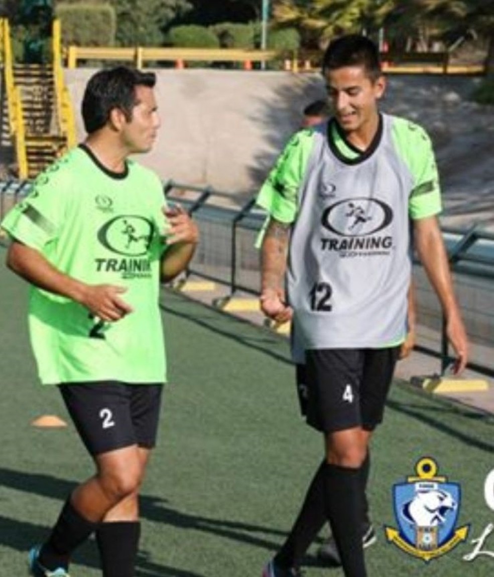 Victor Oyarzún e Erick Pulgar em treino do Deportes Antofagasta