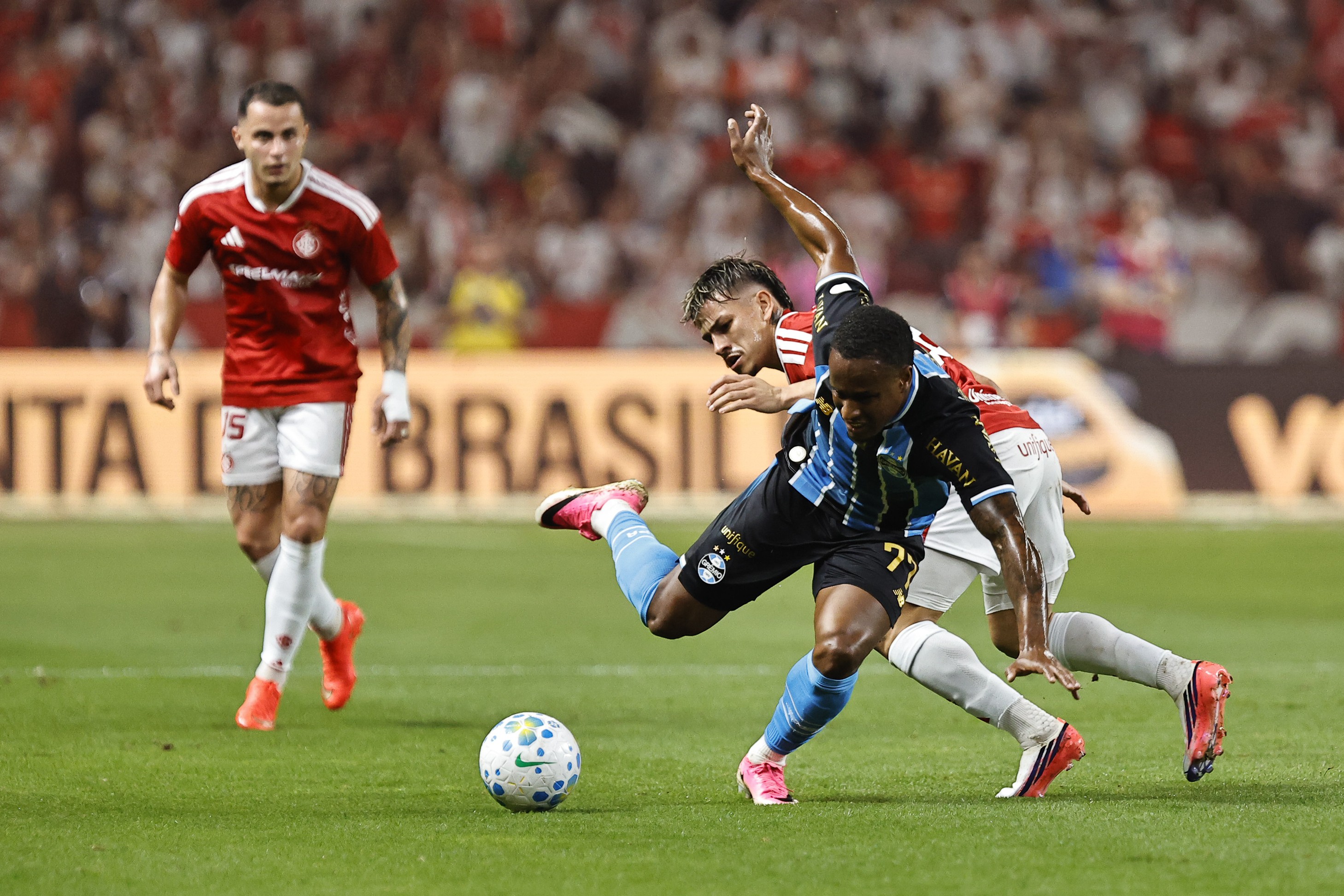 Dupla Gre-Nal enfim se encontrou no Z4 e troca de técnicos virou plano de emergência