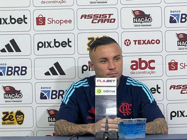 Cebolinha comemora retorno ao Flamengo e revela ansiedade por título da Supercopa