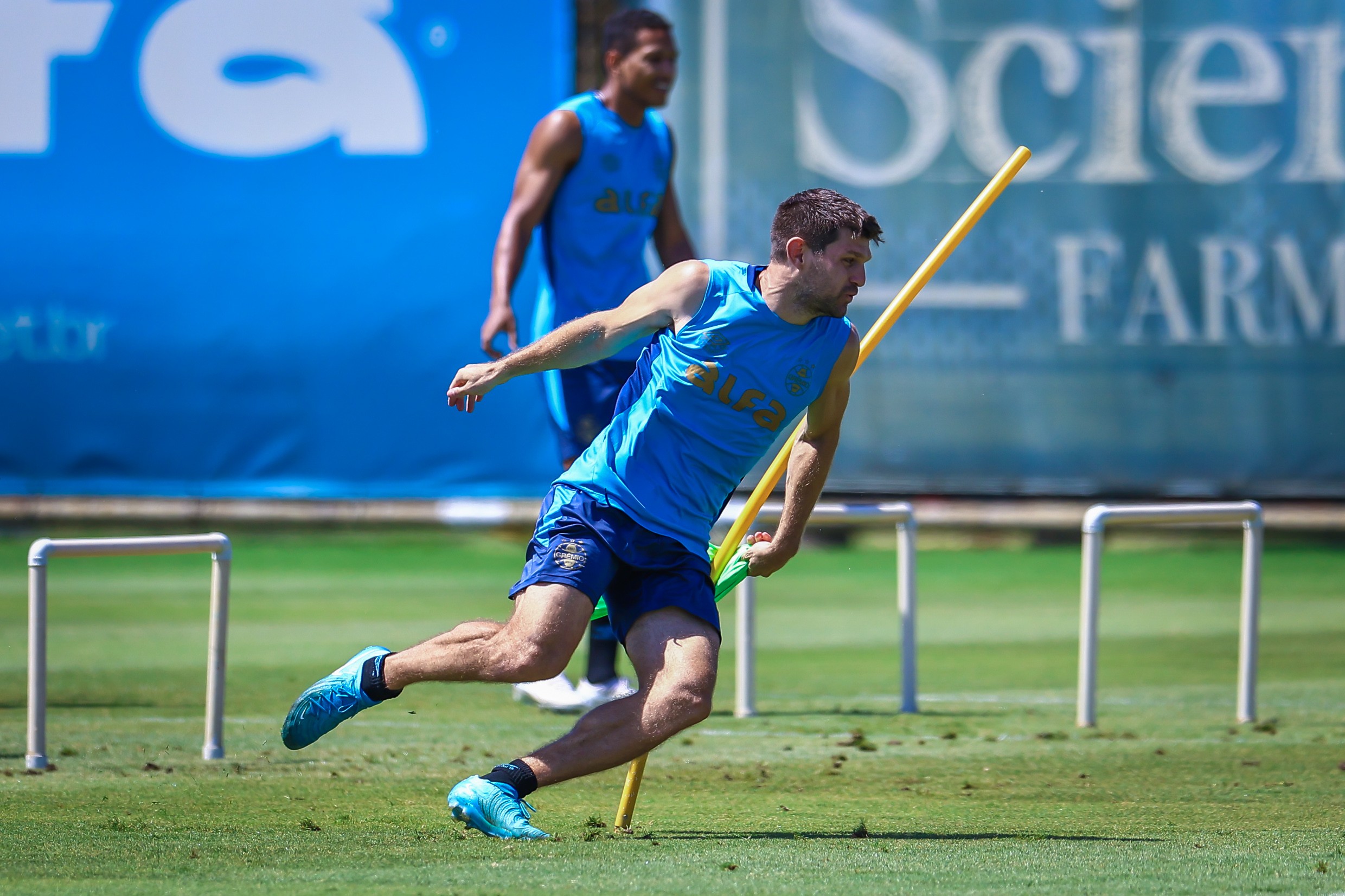 Grêmio aguarda definições sobre punições e escalação contra o Fluminense.