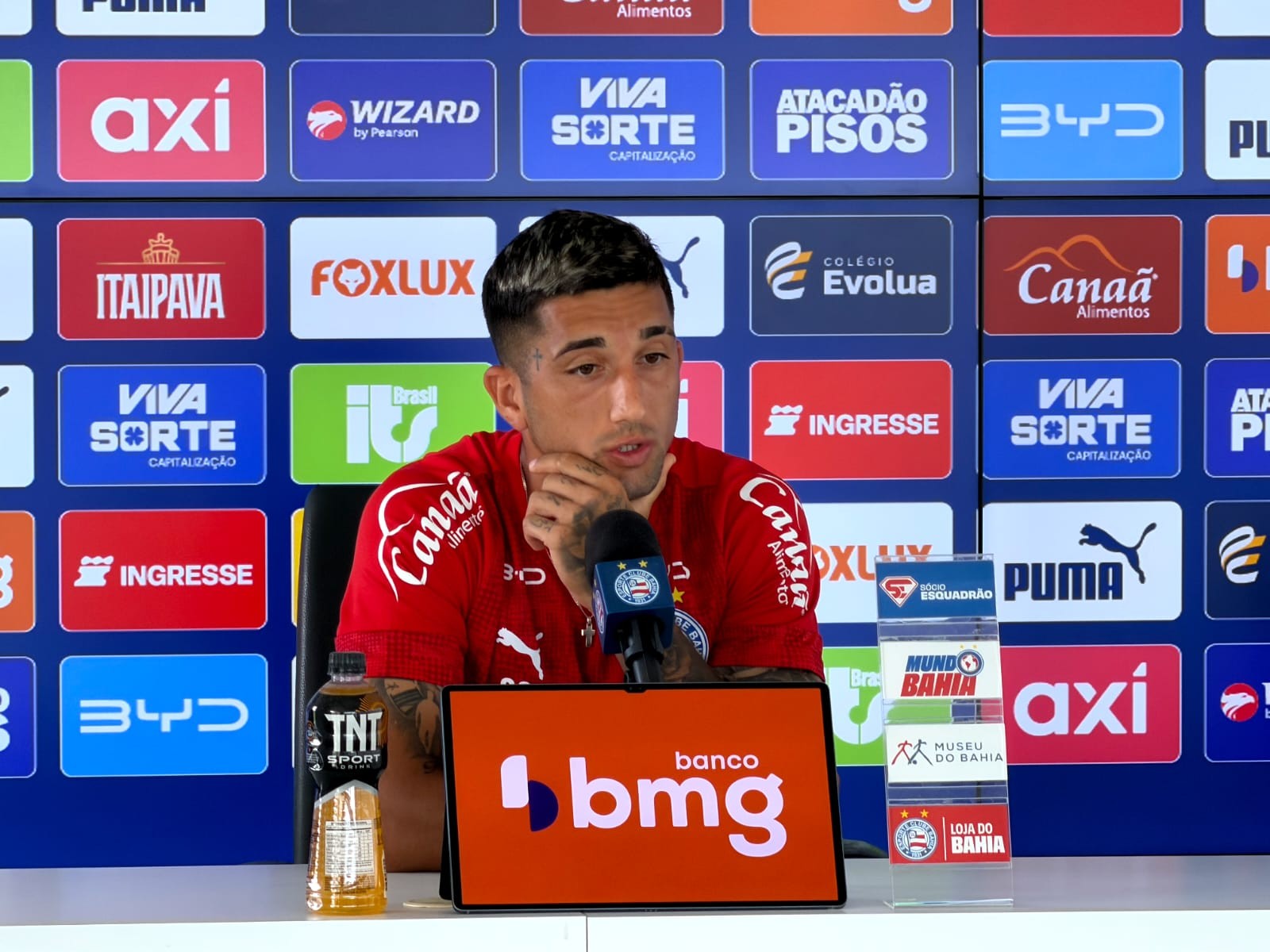 Kike Olivera garante que fica no Bahia e justifica tentativa de volta ao Uruguai: "Questões familiares"