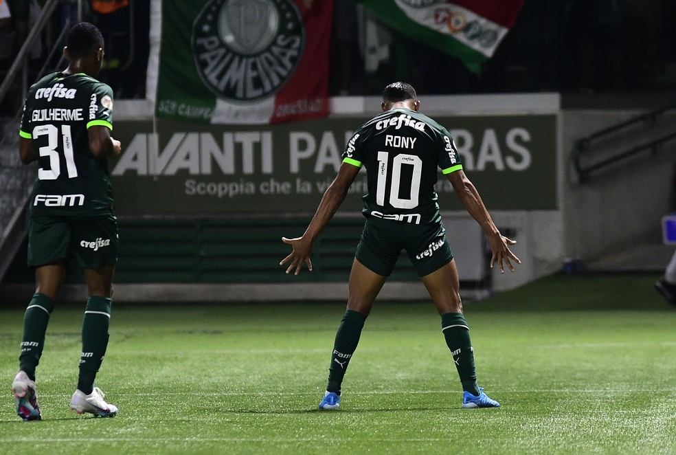 Corinthians mira premiação recorde na briga pelo título da Libertadores  feminina
