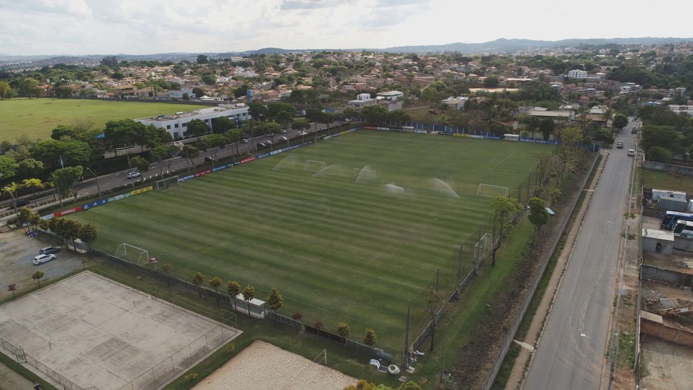 Imagens Toca da Raposa II após reforma do gramado — Foto: Leandro Pacheco / TV Globo
