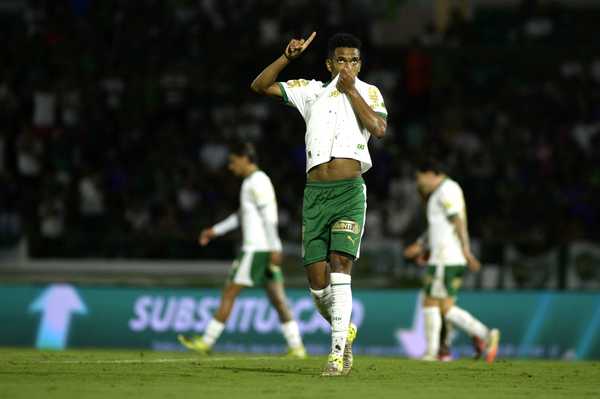 Estêvão brilha e lidera Palmeiras em goleada; confira as notas da atuação.