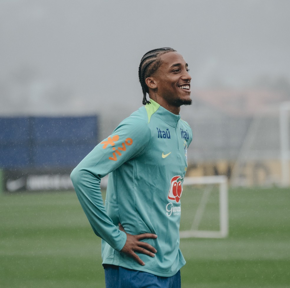 De surpresa à esperança, João Pedro muda status na Seleção em seis