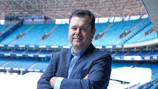 Vasco demite diretor de marketing que publicou texto com erros em rede social - Conteúdo tem escudo errado e menciona o "Clube Vasco da Gama" em vez de "Club de Regatas Vasco da Gama"