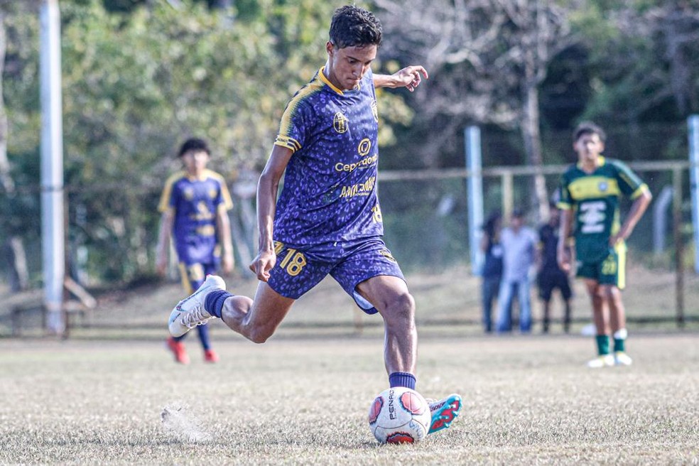 Ibson J&uacute;nior estreou com a camisa do time sub-16 do Amazonas &mdash; Foto: Jo&atilde;o Normando / Ag&ecirc;ncia LB