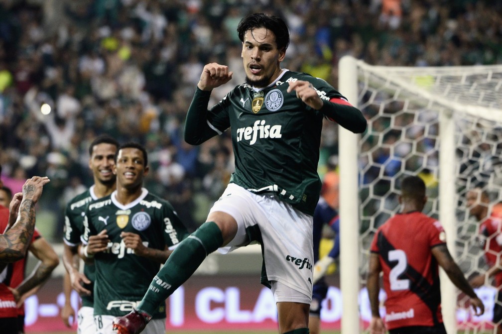 Gustavo Gómez do Palmeiras, durante a partida entre Avaí e Palmeiras, pela  14ª rodada do Campeonato Brasileiro Série A 2022, no Estádio da Ressacada  neste domingo 26. (Photo by pressinphoto/Sipa USA Stock