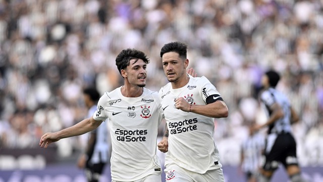 Garro comemora gol do Corinthians contra o Botafogo no Engenhão pela 16ª rodada do Brasileirão