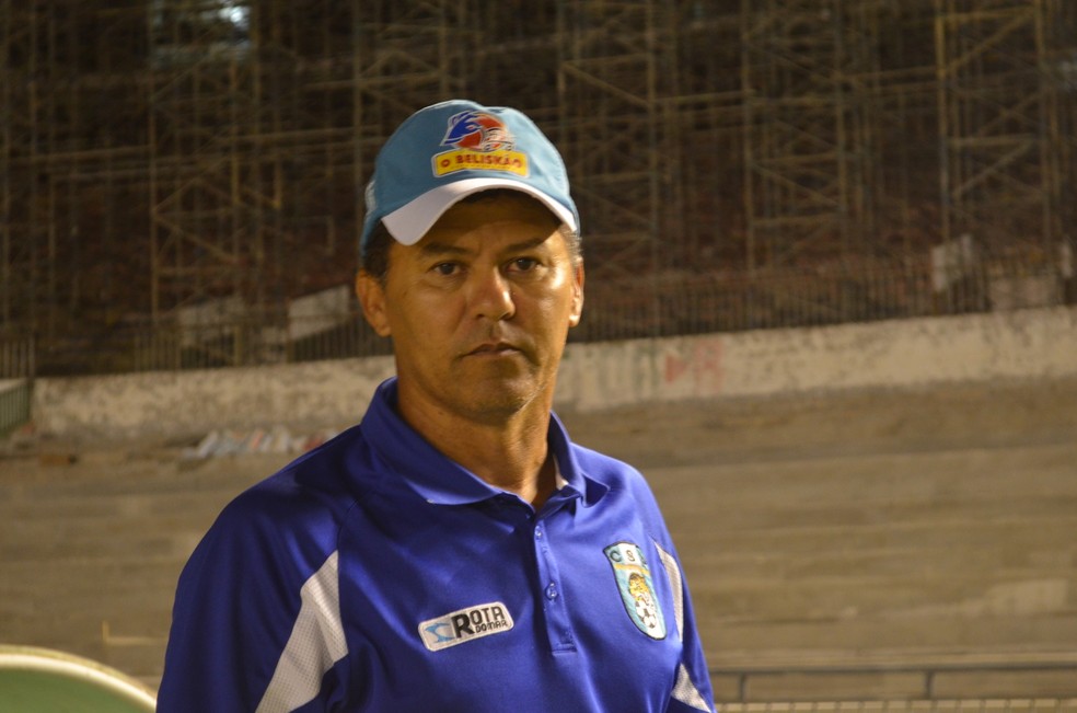 Ramiro Souza como t�cnico do CSP em 2014 � Foto: Arquivo / ge