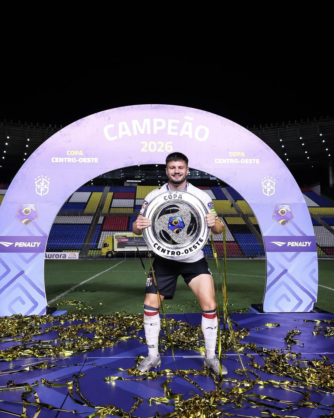 Anápolis anuncia saída de Matheus Lagoa