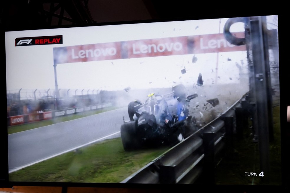 Batida de Logan Sargeant no terceiro treino livre do GP da Holanda de F1 em 2024 — Foto: JOHN THYS / AFP