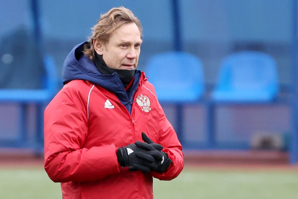 Federação russa de futebol prolonga contrato com selecionador Valery Karpin  - Futebol Internacional - SAPO Desporto