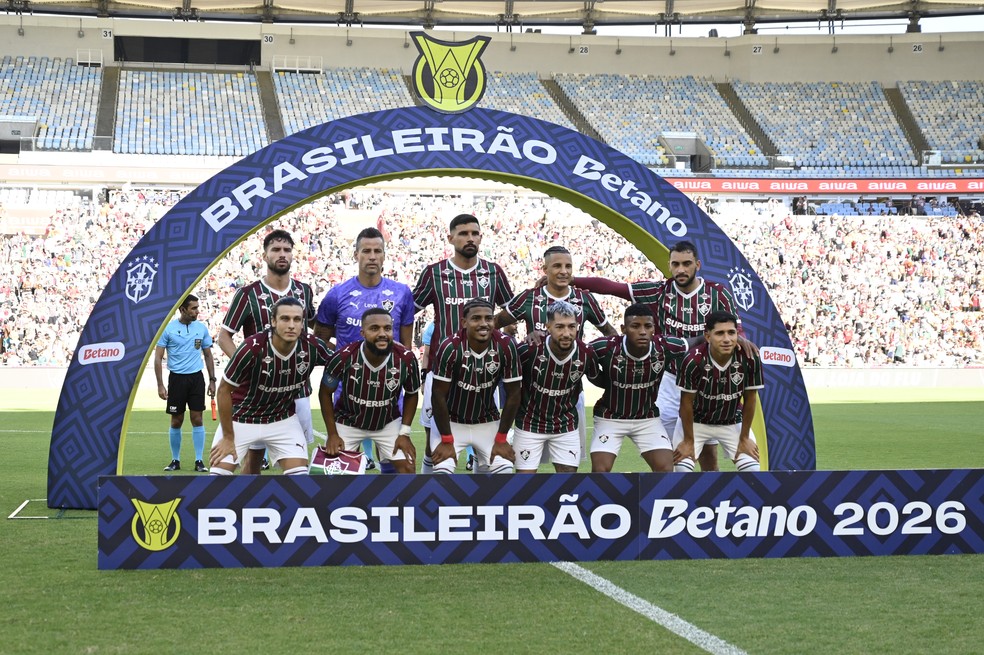 Savarino brilha, Arana decide e Fluminense vence Athletico-PR no Maracanã