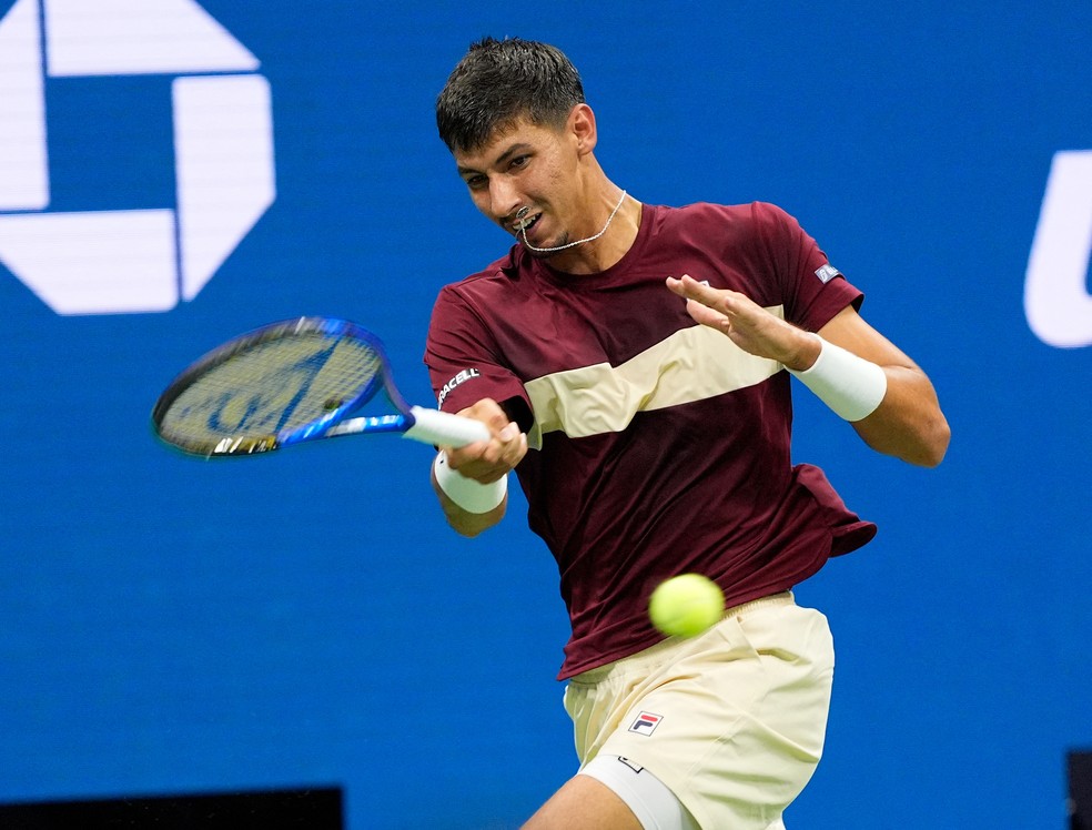 Alexei Popyrin saiu na frente de Djokovic — Foto: Robert Deutsch-USA TODAY Sports