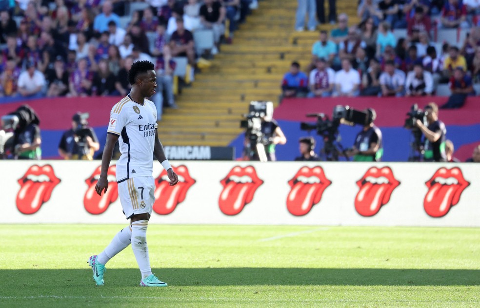 Vini Jr durante Barcelona x Real Madrid pelo Campeonato Espanhol — Foto: REUTERS/Nacho Doce