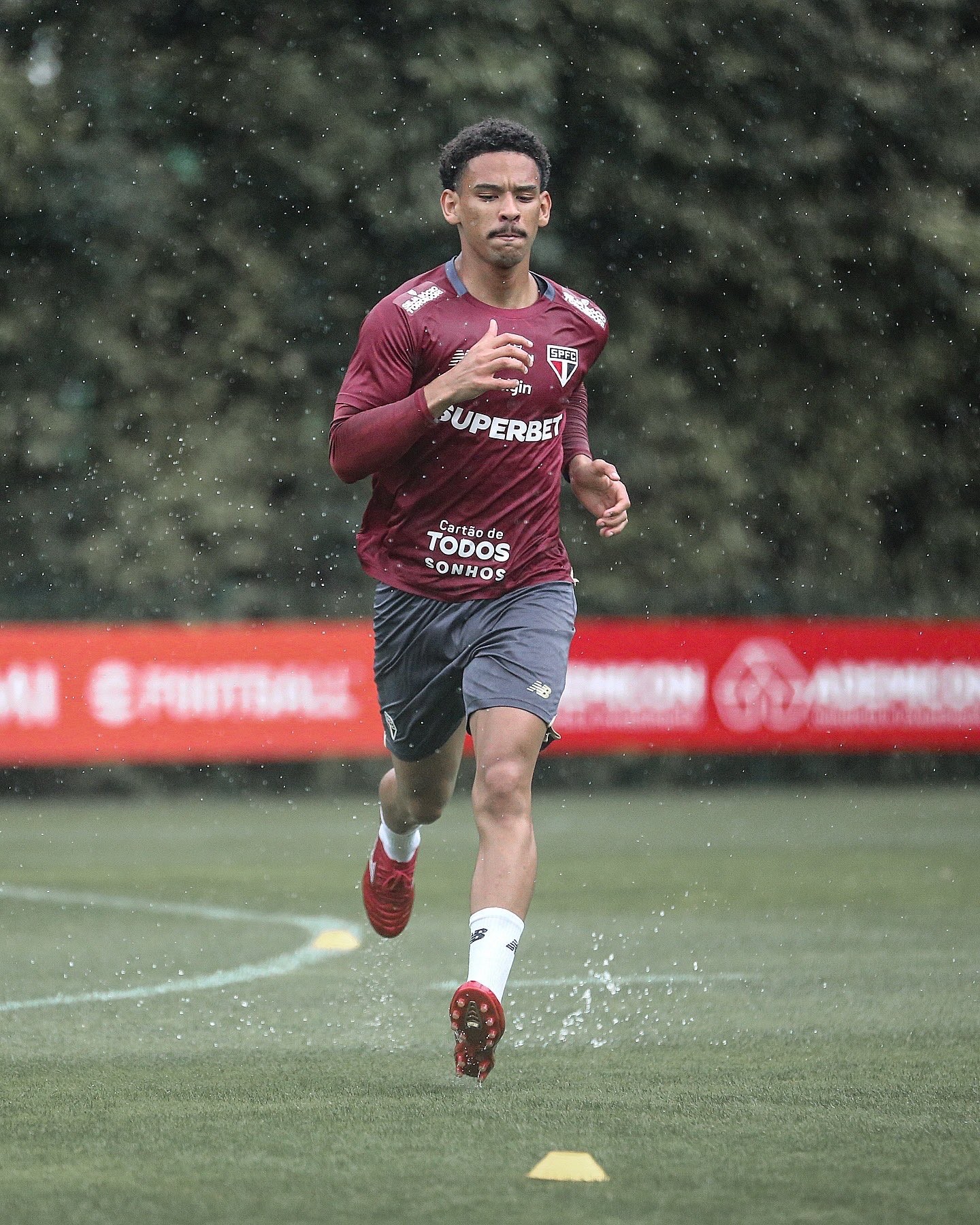 São Paulo empresta volante Hugo ao Mito HollyHock, do Japão