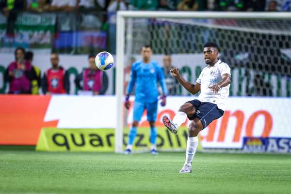 Grêmio altera dupla de zaga para confronto contra o Juventude.