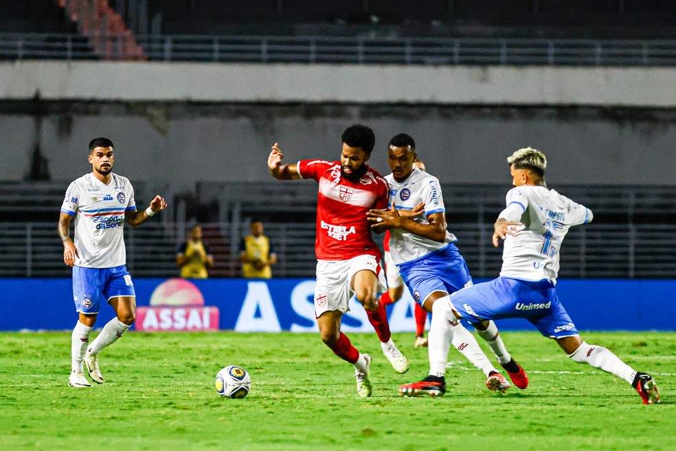 CRB e Bahia disputam a semifinal do Nordestão — Foto: Ailton Cruz