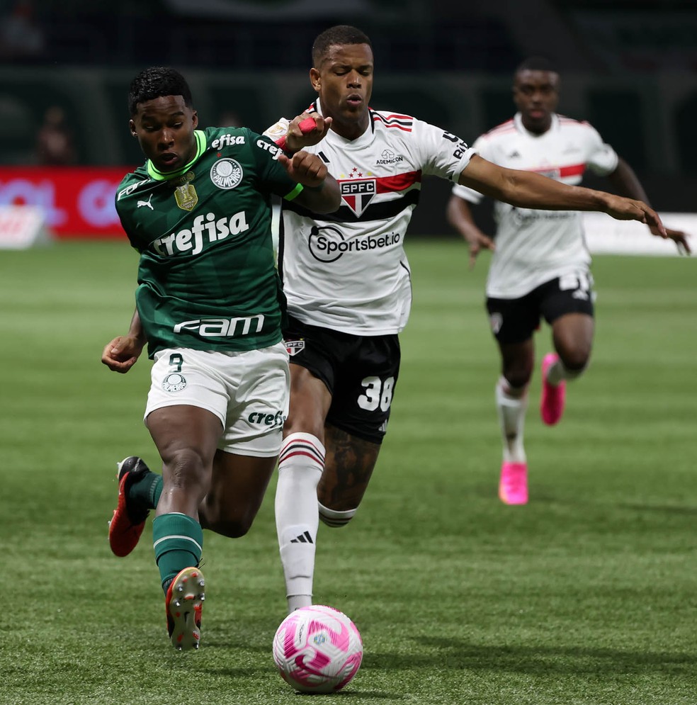 Endrick em ação contra o São Paulo pelo Palmeiras — Foto: Cesar Greco/Palmeiras